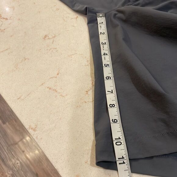 Under Armour heatgear shorts SZ 30 - Picture 6 of 6